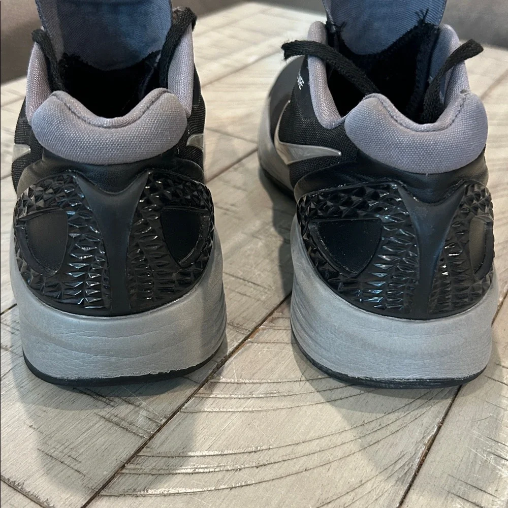 Nike by 🎉